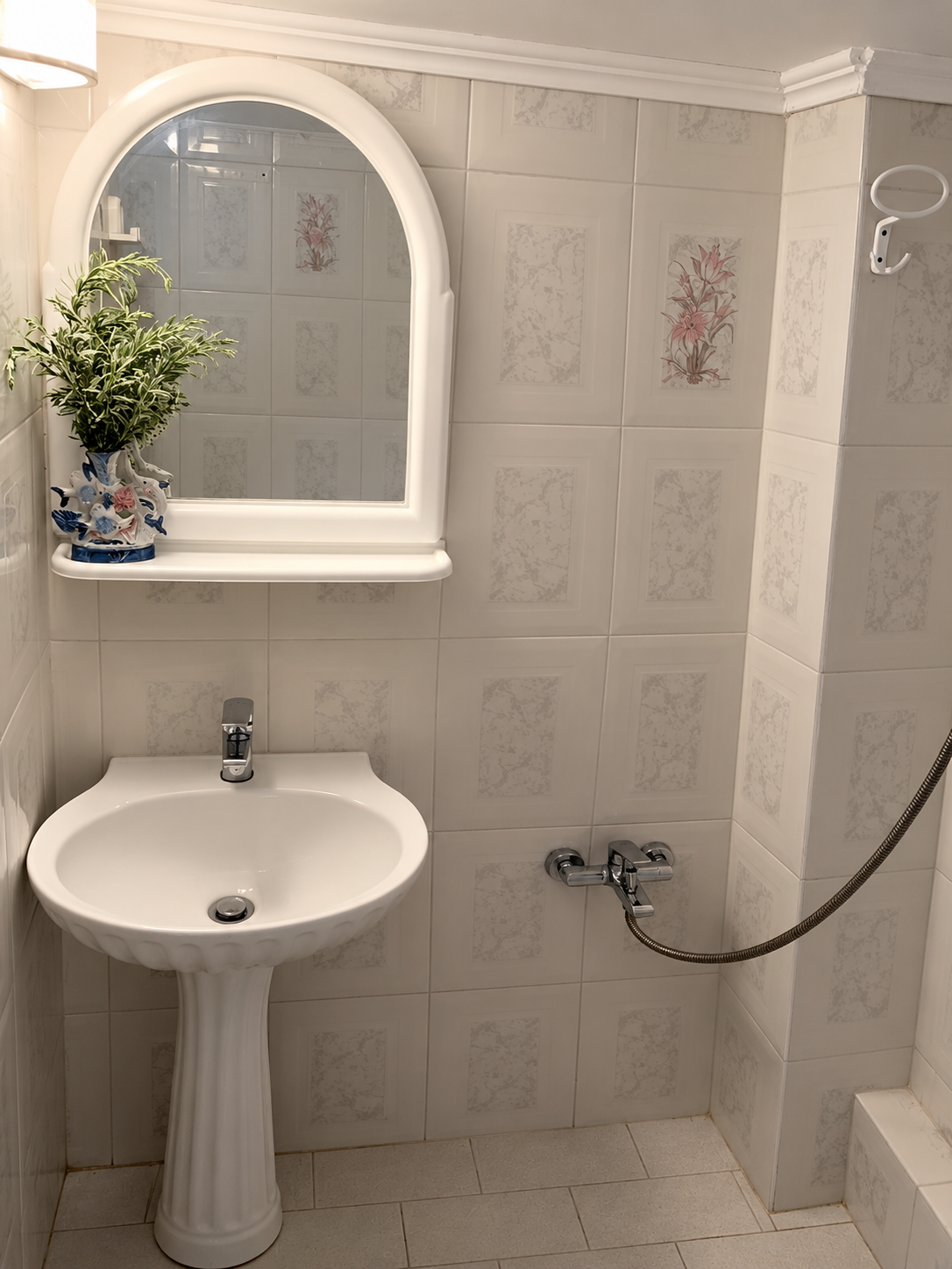 Bathroom sink